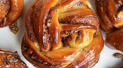 CHOCOLATE BABKA BUNS