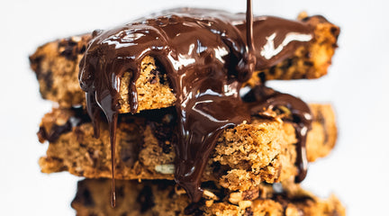 CHOCOLATE GRANOLA BLONDIES